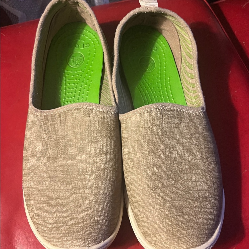 Crocs Duet Skim Clogs Beige Slip-on Comfort Walkers